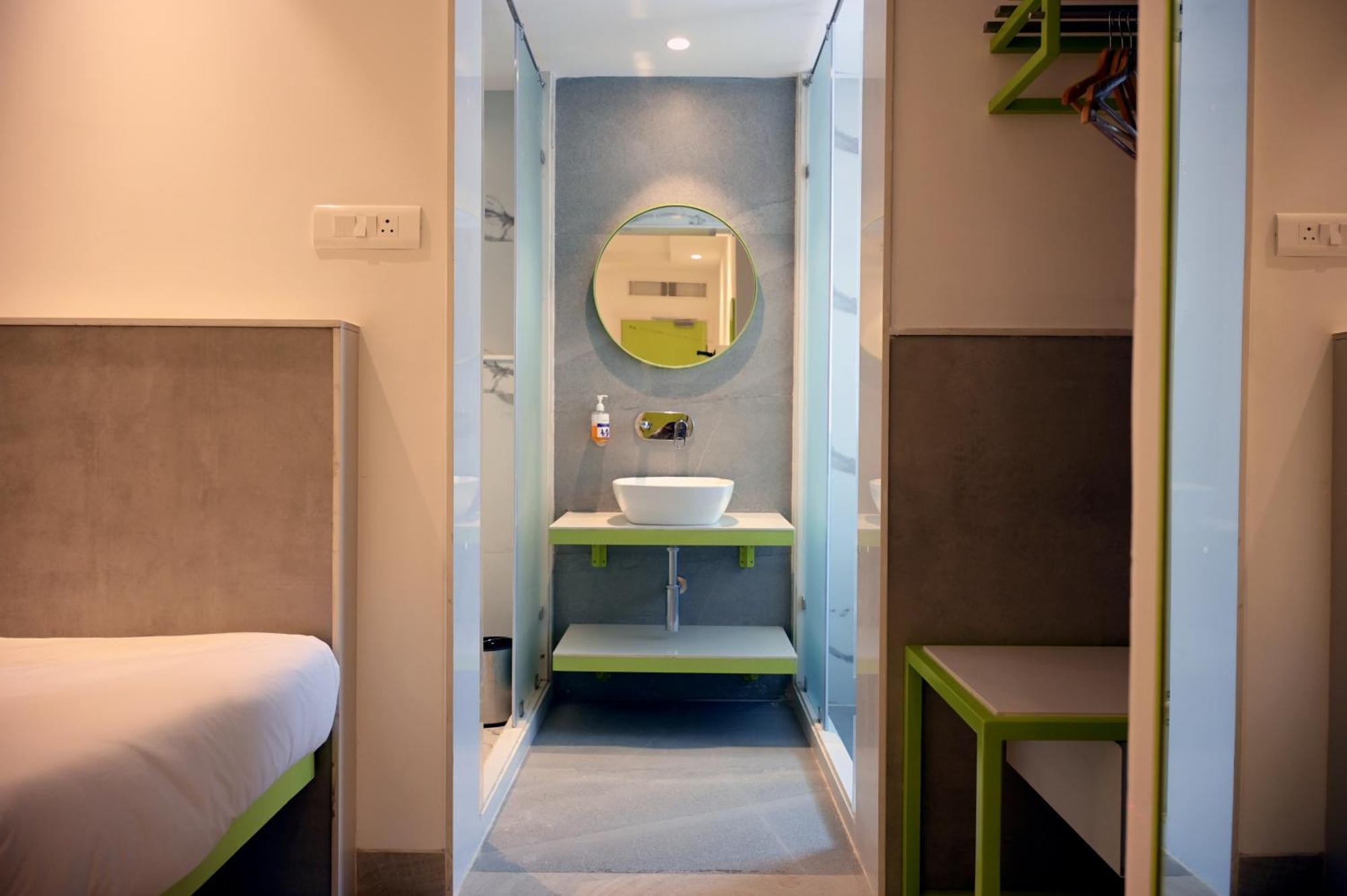 Hotel Le Roi Express Karol Bagh Delhi  Buitenkant foto