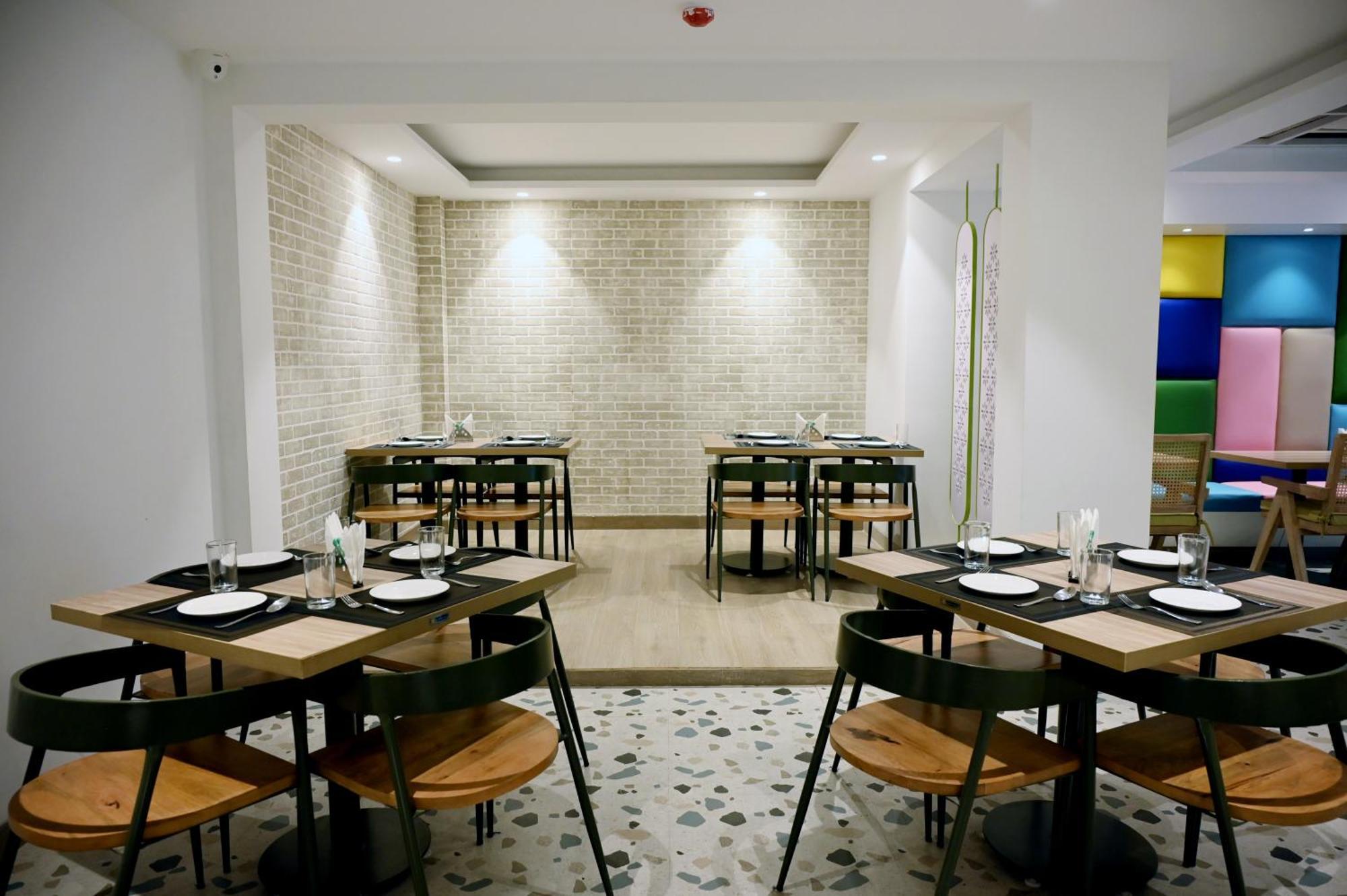 Hotel Le Roi Express Karol Bagh Delhi  Buitenkant foto